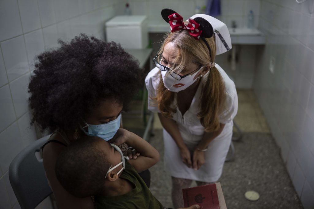 Cuba empieza a vacunar a niños de 2 a 10 años con dosis de Soberana