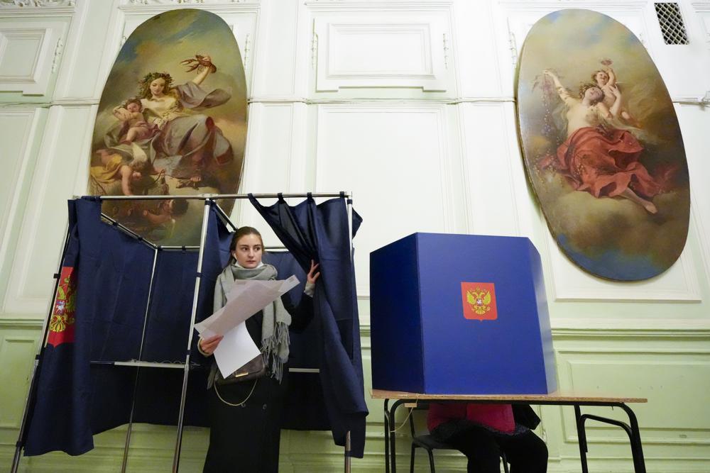 Comunistas y observadores denuncian compra de votos y otras violaciones en elecciones rusas