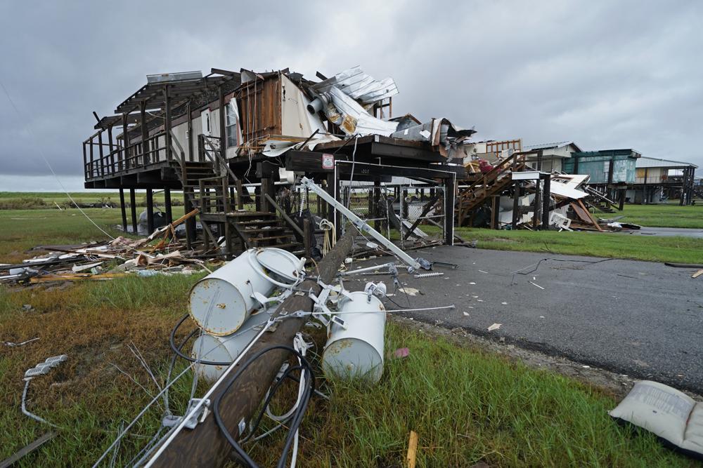 "Nicholas" avanza hacia Louisiana desde Texas dejando lluvias en área afectada por "Ida"