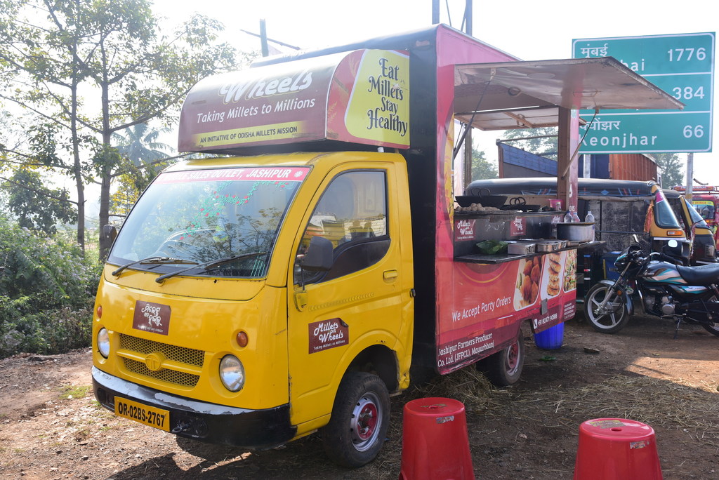 Un quiosco ambulante de mijo.