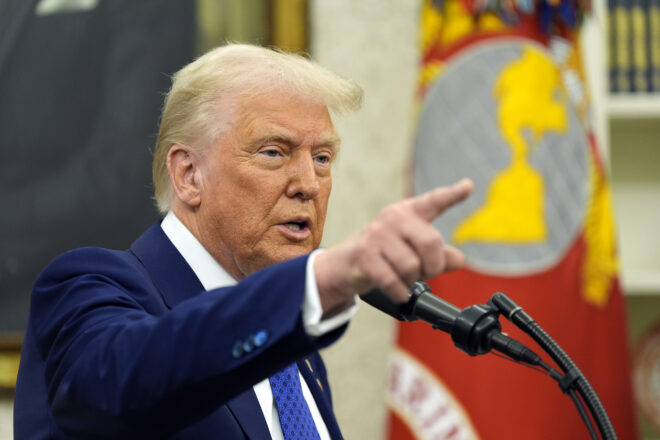 En camino de lograr la paz Trump celebra conversaciones con Putin