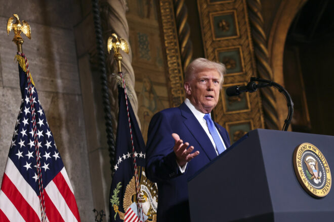 Trump veta a la agencia AP en la Casa Blanca hasta que cambie estilo de Golfo de México