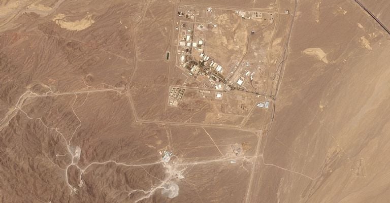 Imágenes satelitales muestran daños en bases de misiles iraníes tras ataques israelíes. Foto: AP