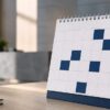 Calendario de pared con las fechas de dias inhabiles del Poder Judicial Federal marcadas en azul